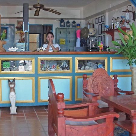Niku Guesthouse Patong Екстер'єр фото