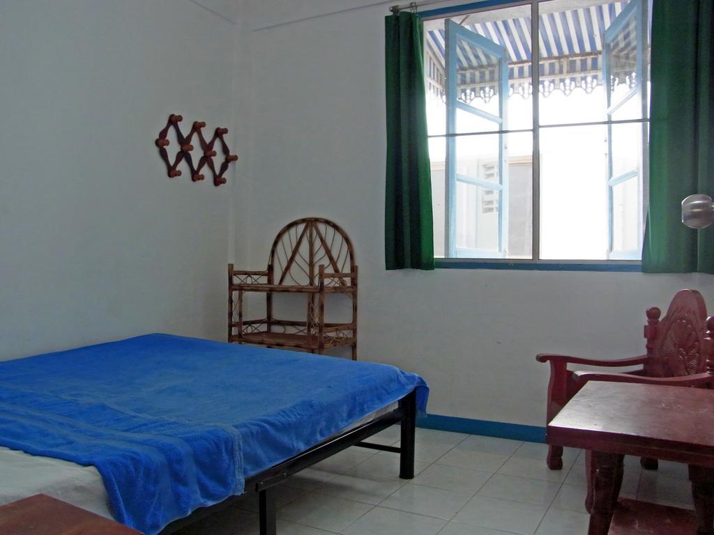 Niku Guesthouse Patong Екстер'єр фото
