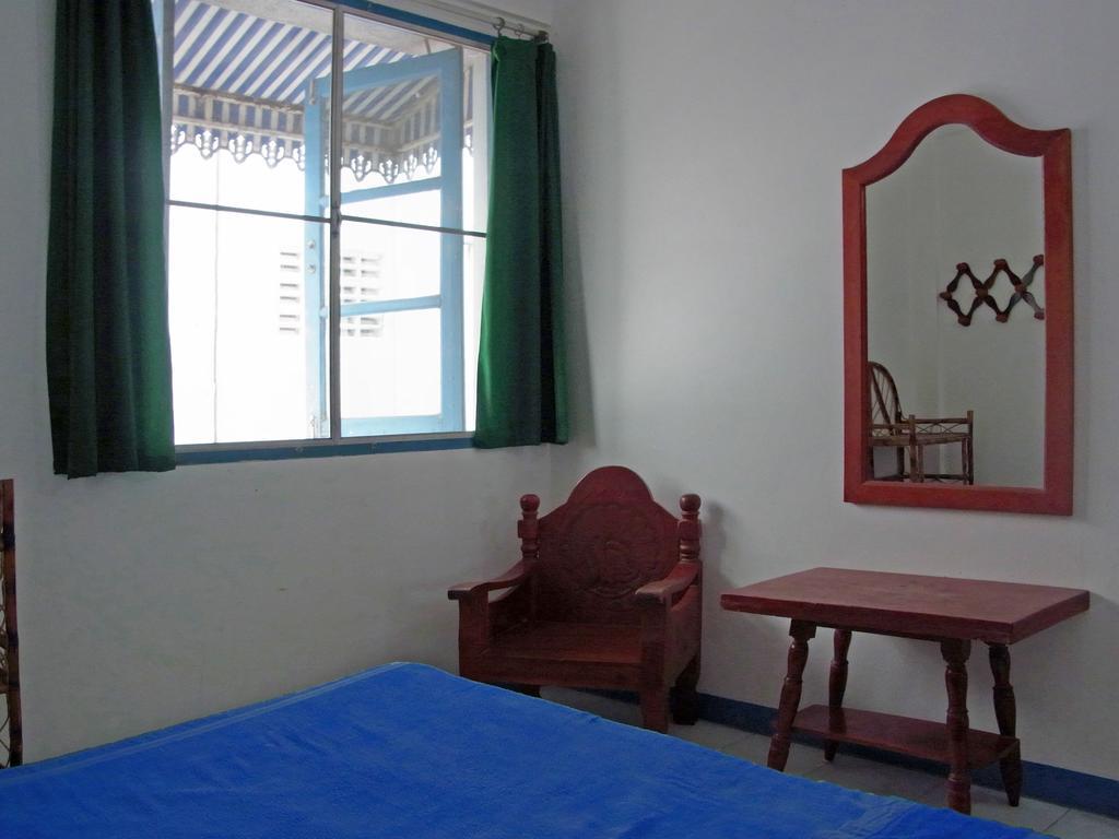Niku Guesthouse Patong Екстер'єр фото