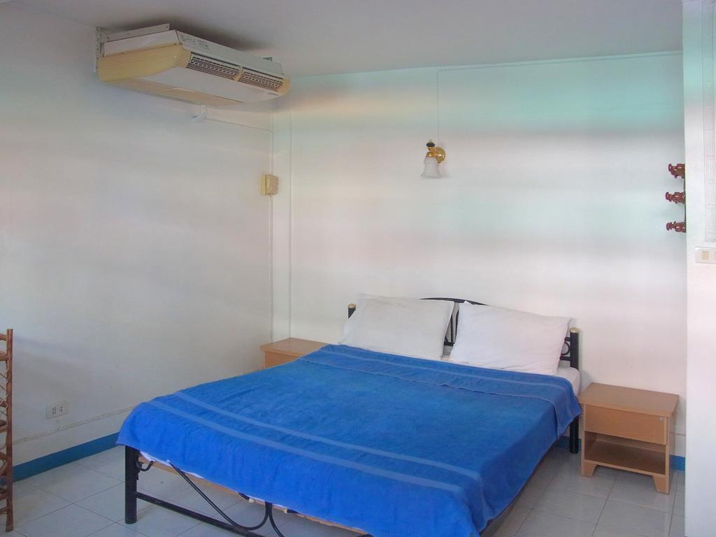 Niku Guesthouse Patong Екстер'єр фото