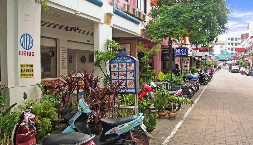 Niku Guesthouse Patong Екстер'єр фото