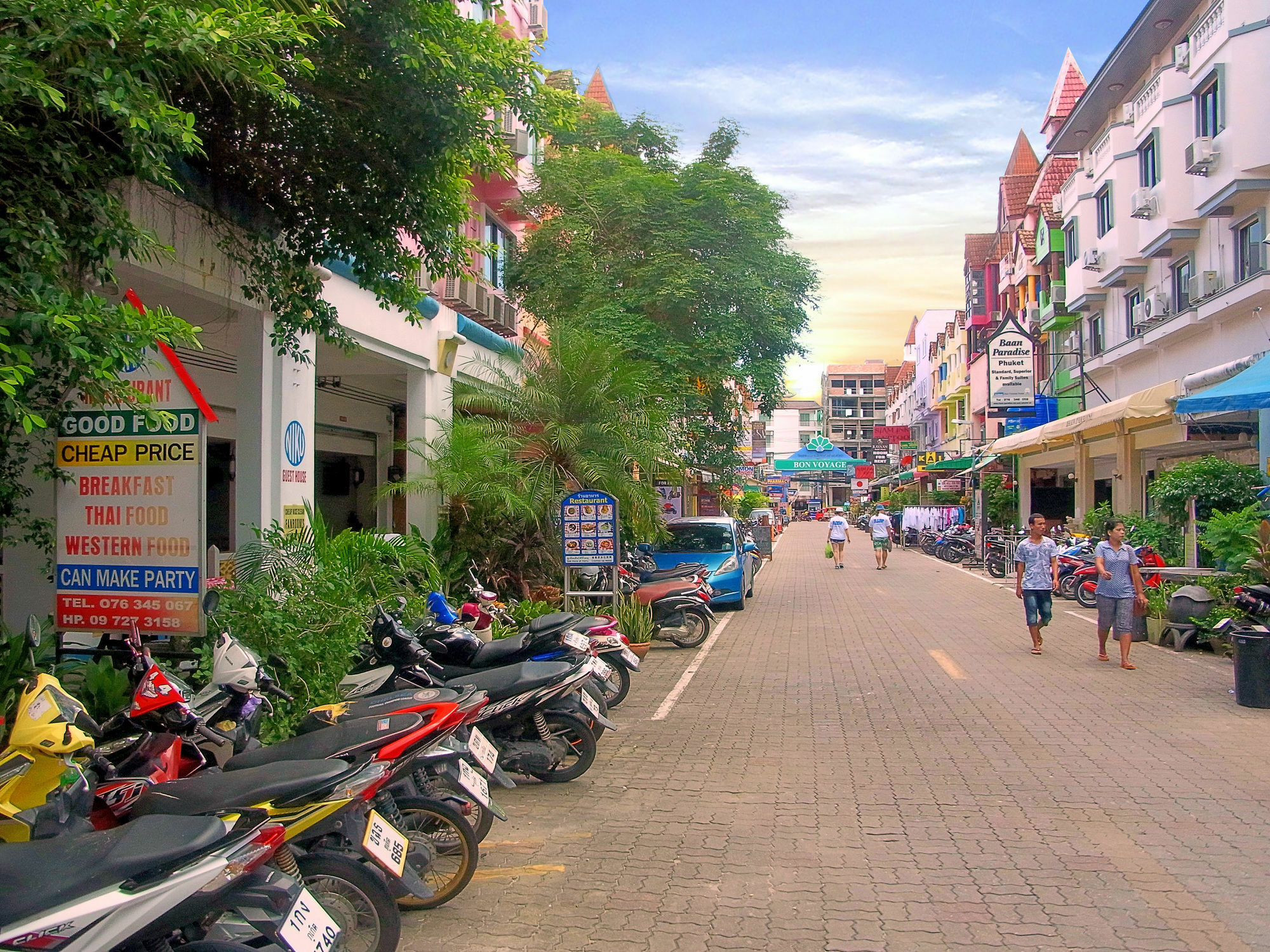 Niku Guesthouse Patong Екстер'єр фото