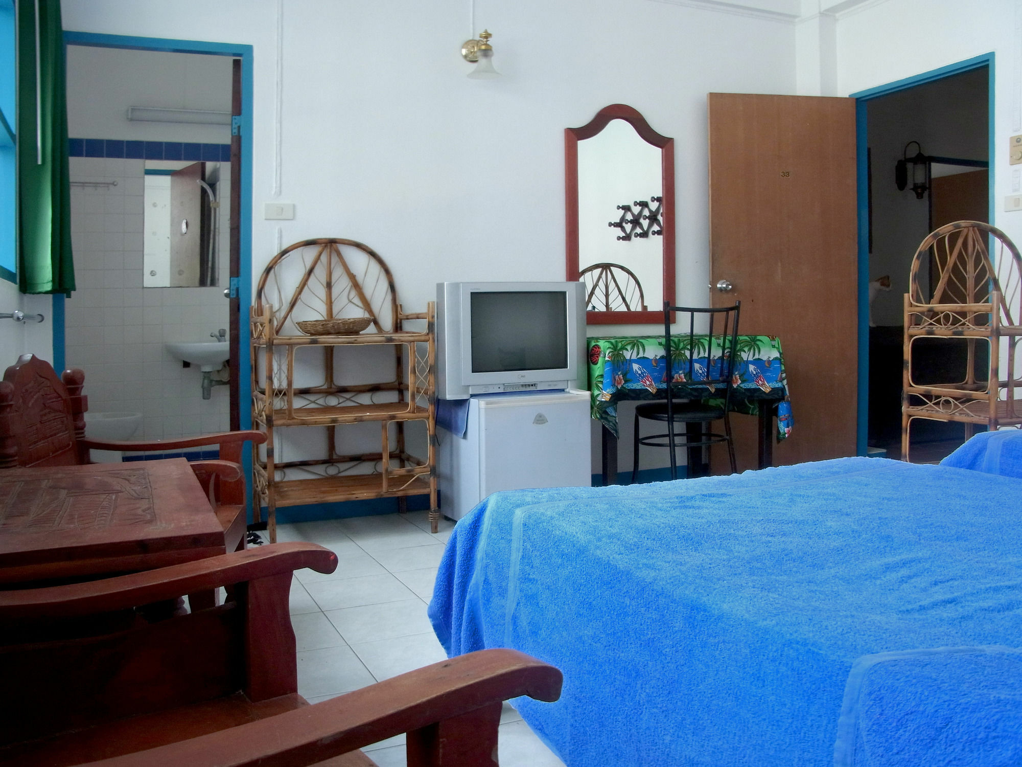 Niku Guesthouse Patong Екстер'єр фото
