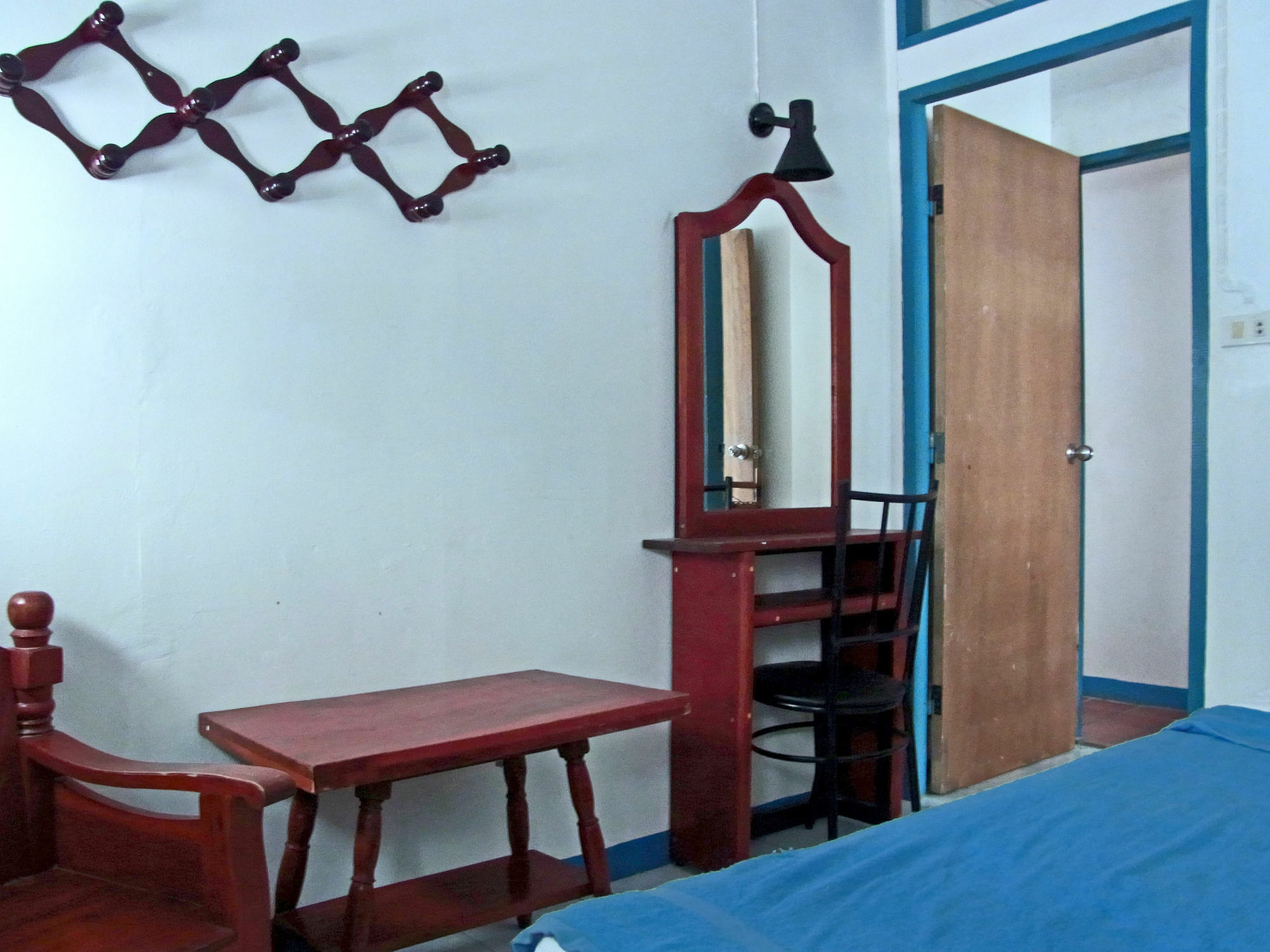 Niku Guesthouse Patong Екстер'єр фото