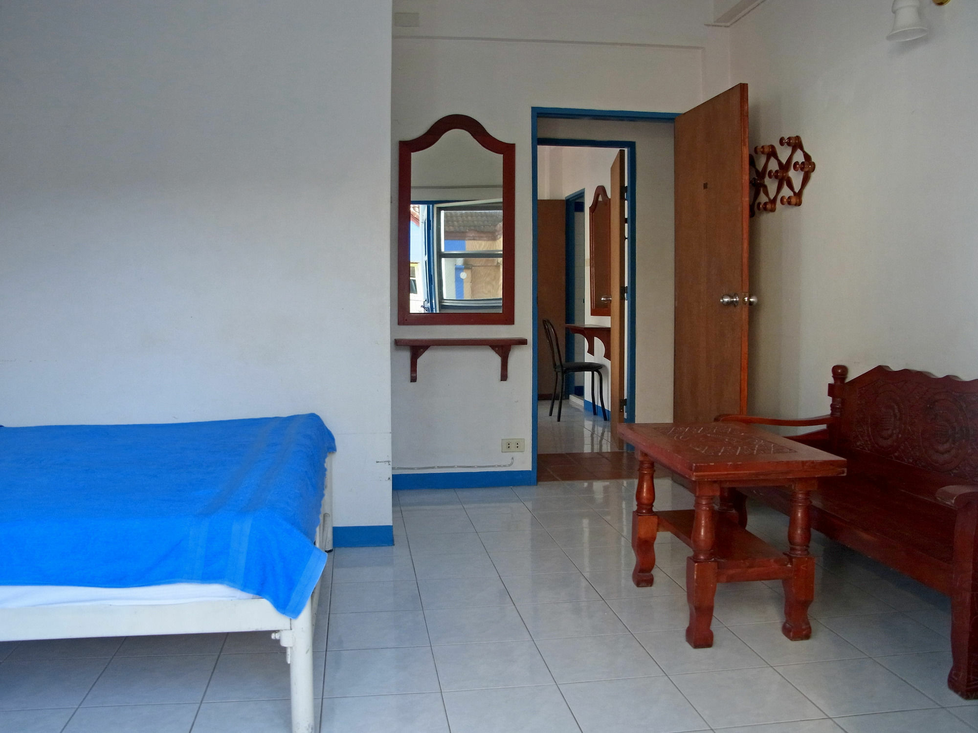 Niku Guesthouse Patong Екстер'єр фото