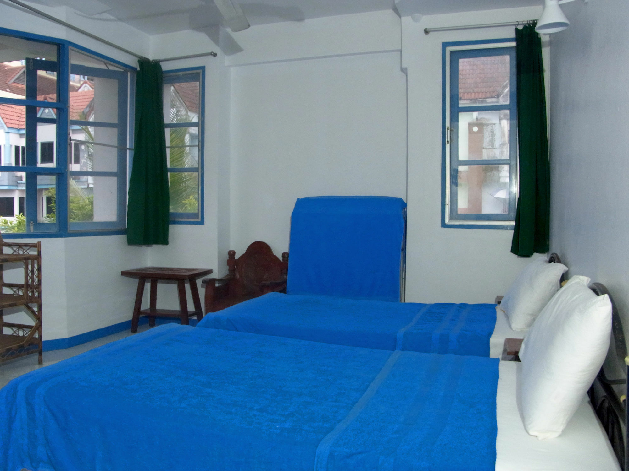 Niku Guesthouse Patong Екстер'єр фото