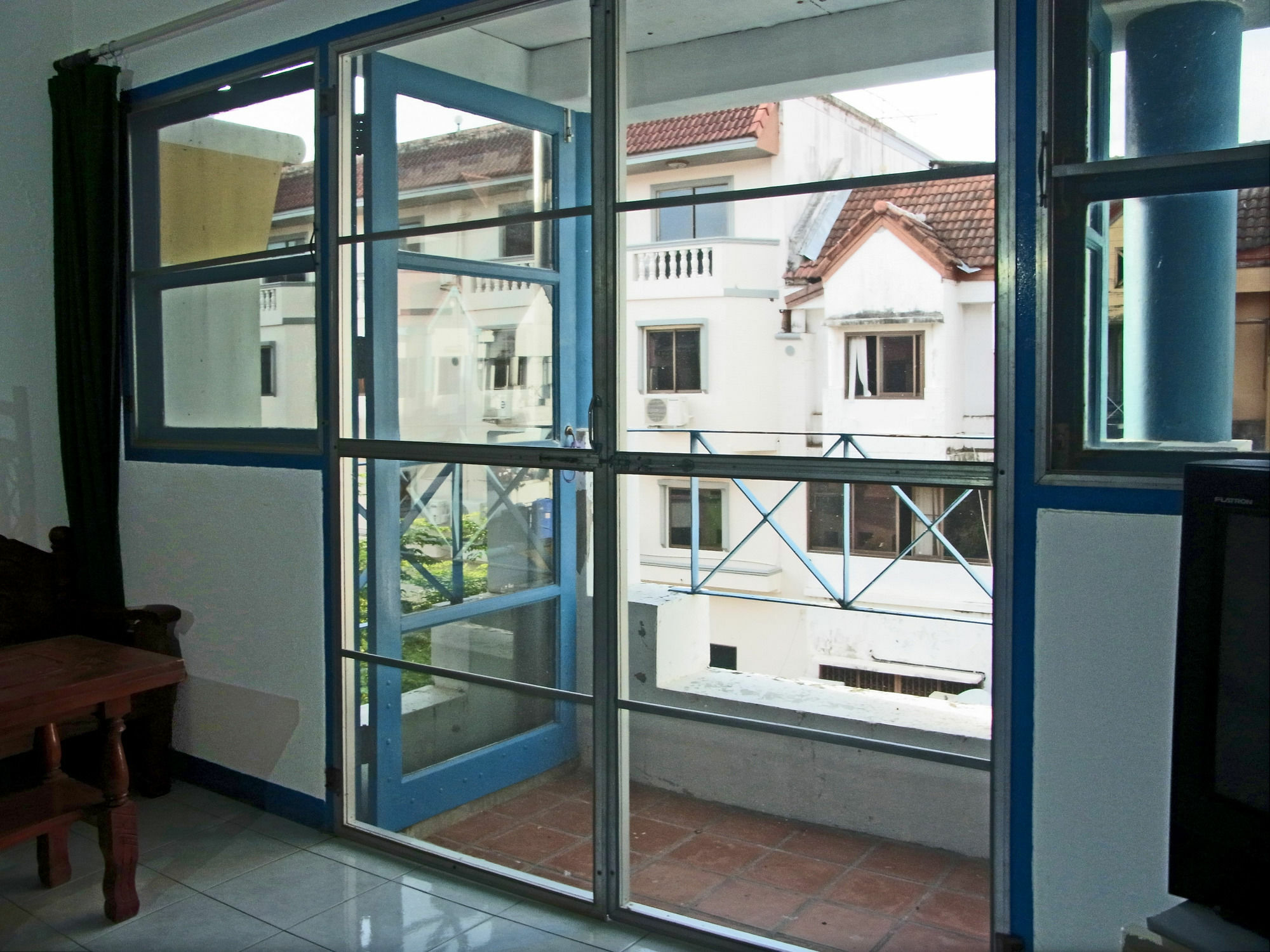 Niku Guesthouse Patong Екстер'єр фото