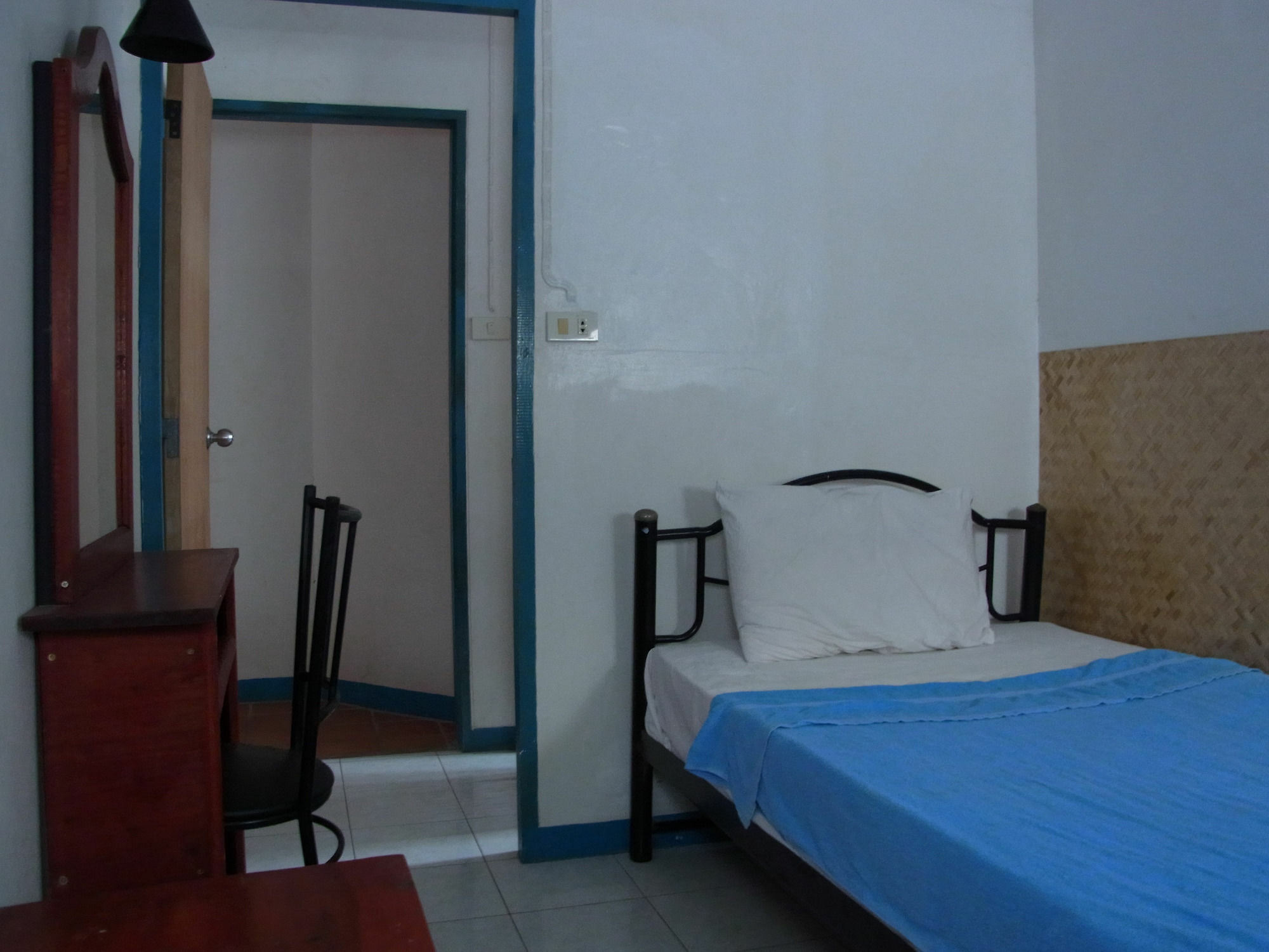 Niku Guesthouse Patong Екстер'єр фото