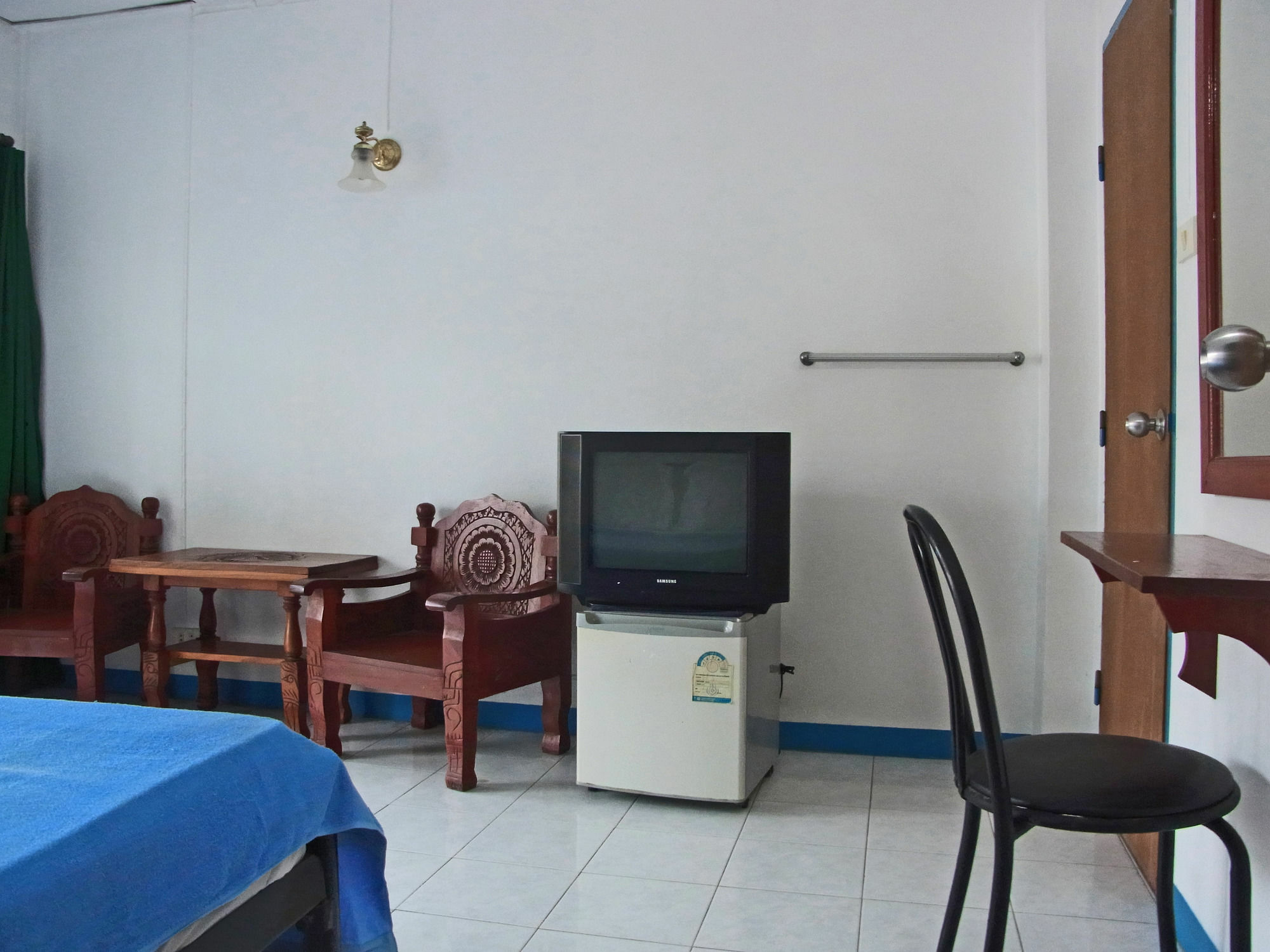 Niku Guesthouse Patong Екстер'єр фото