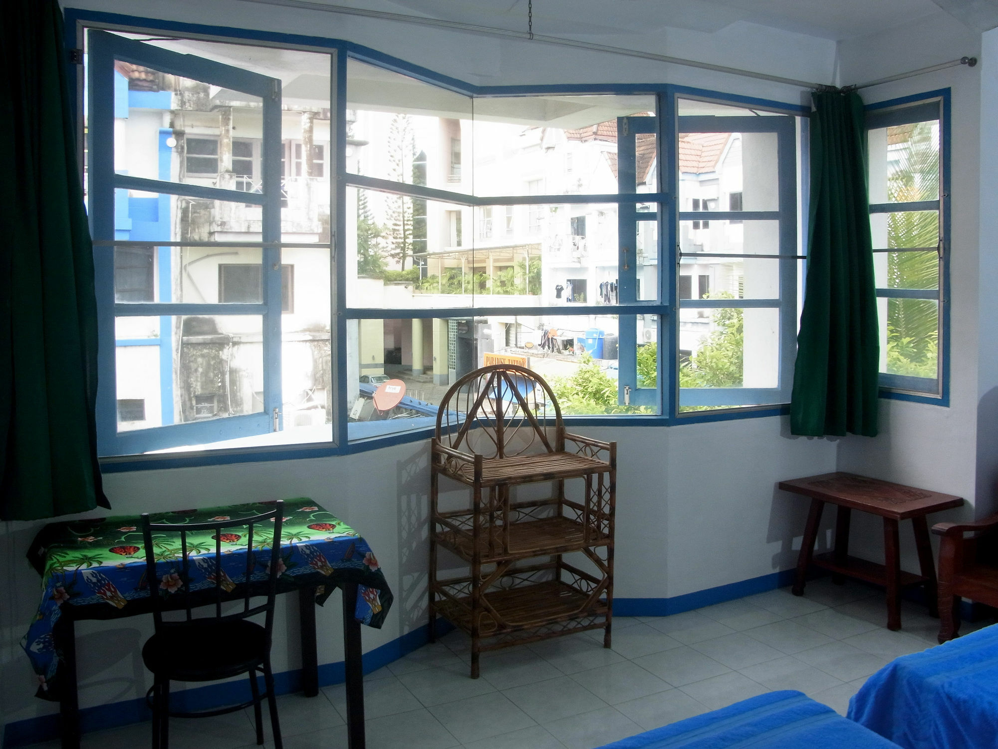 Niku Guesthouse Patong Екстер'єр фото