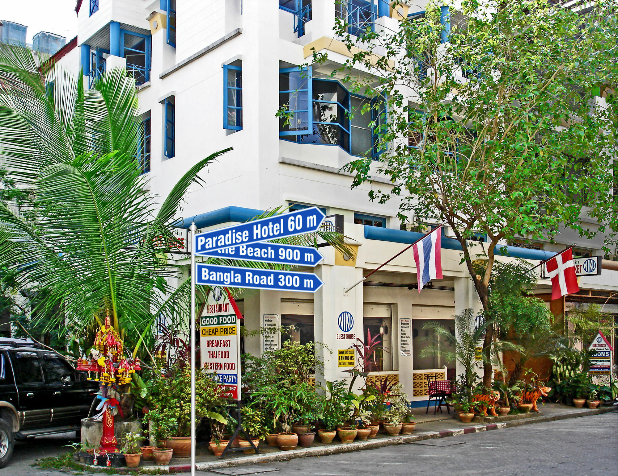 Niku Guesthouse Patong Екстер'єр фото
