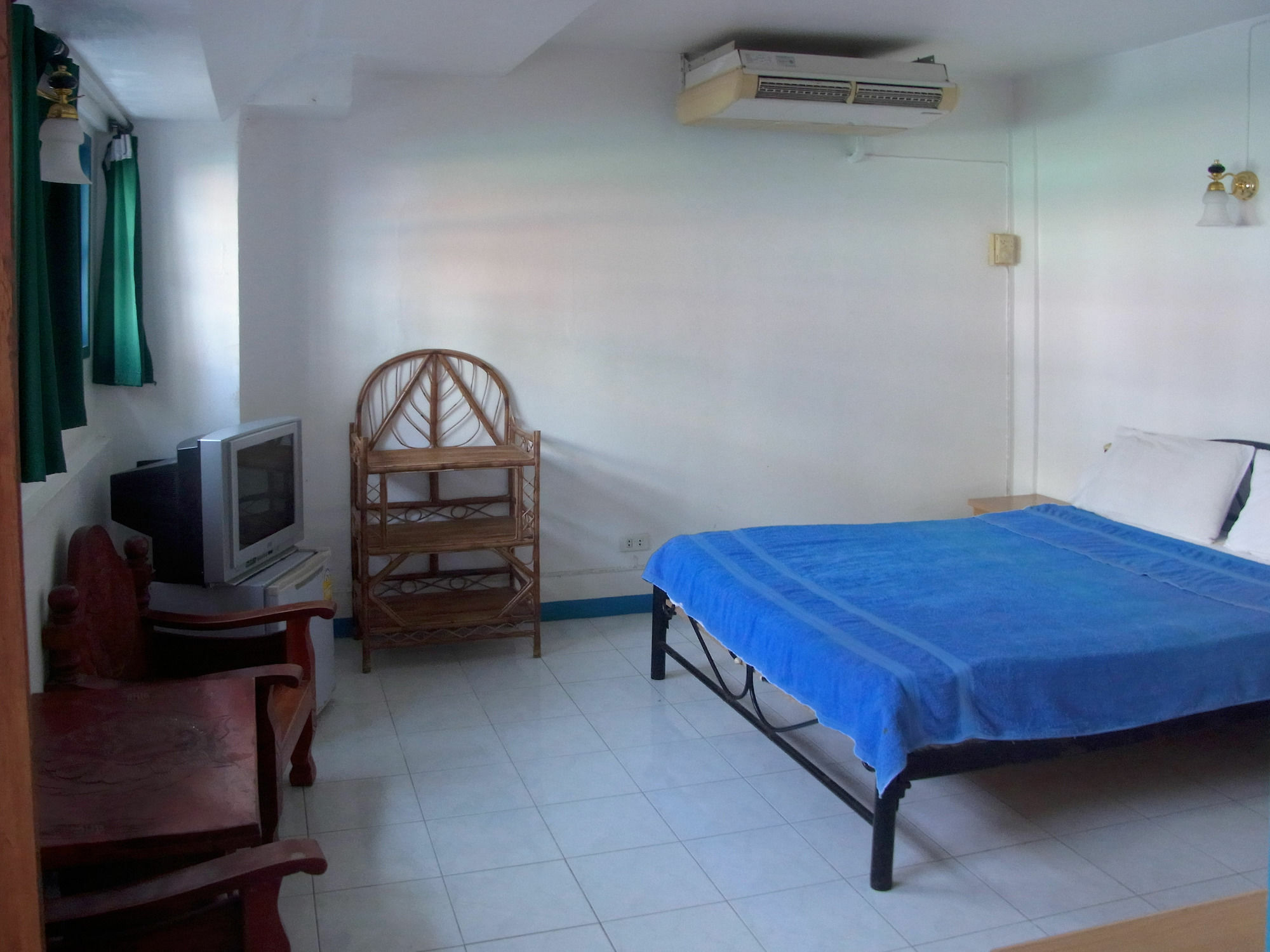 Niku Guesthouse Patong Екстер'єр фото